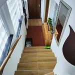 By Ernes Hall krevet i doručak *