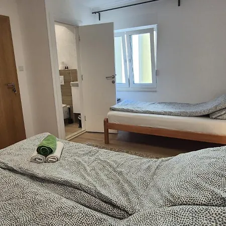 By Ernes Hall Bed and breakfast
