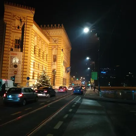 By Ernes Hall Couette-café Sarajevo