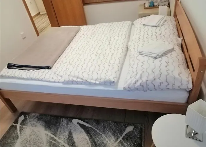 krevet i doručak By Ernes Hall *