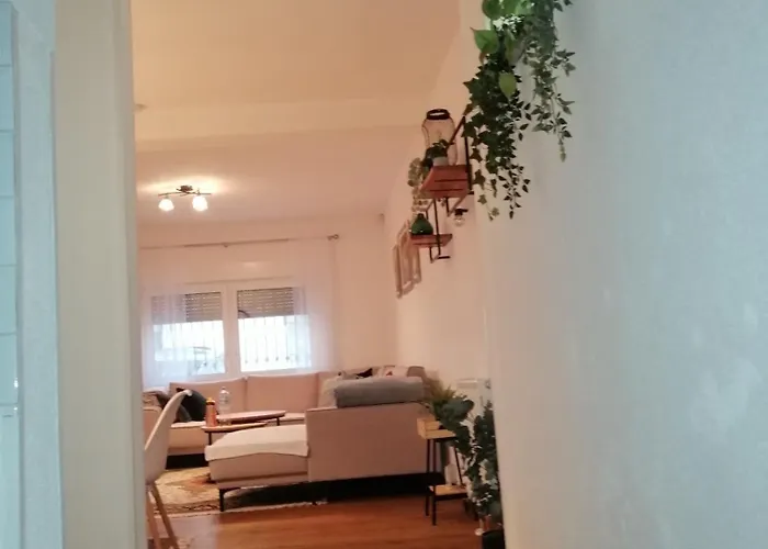 By Ernes Hall krevet i doručak *