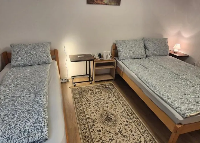 By Ernes Hall krevet i doručak