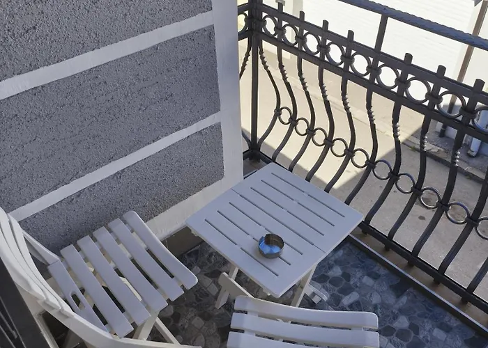 krevet i doručak By Ernes Hall *